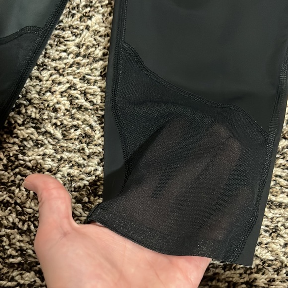 Nike Motion Training capris. Very flattering. Very gently used. Mesh detail. - Picture 6 of 14